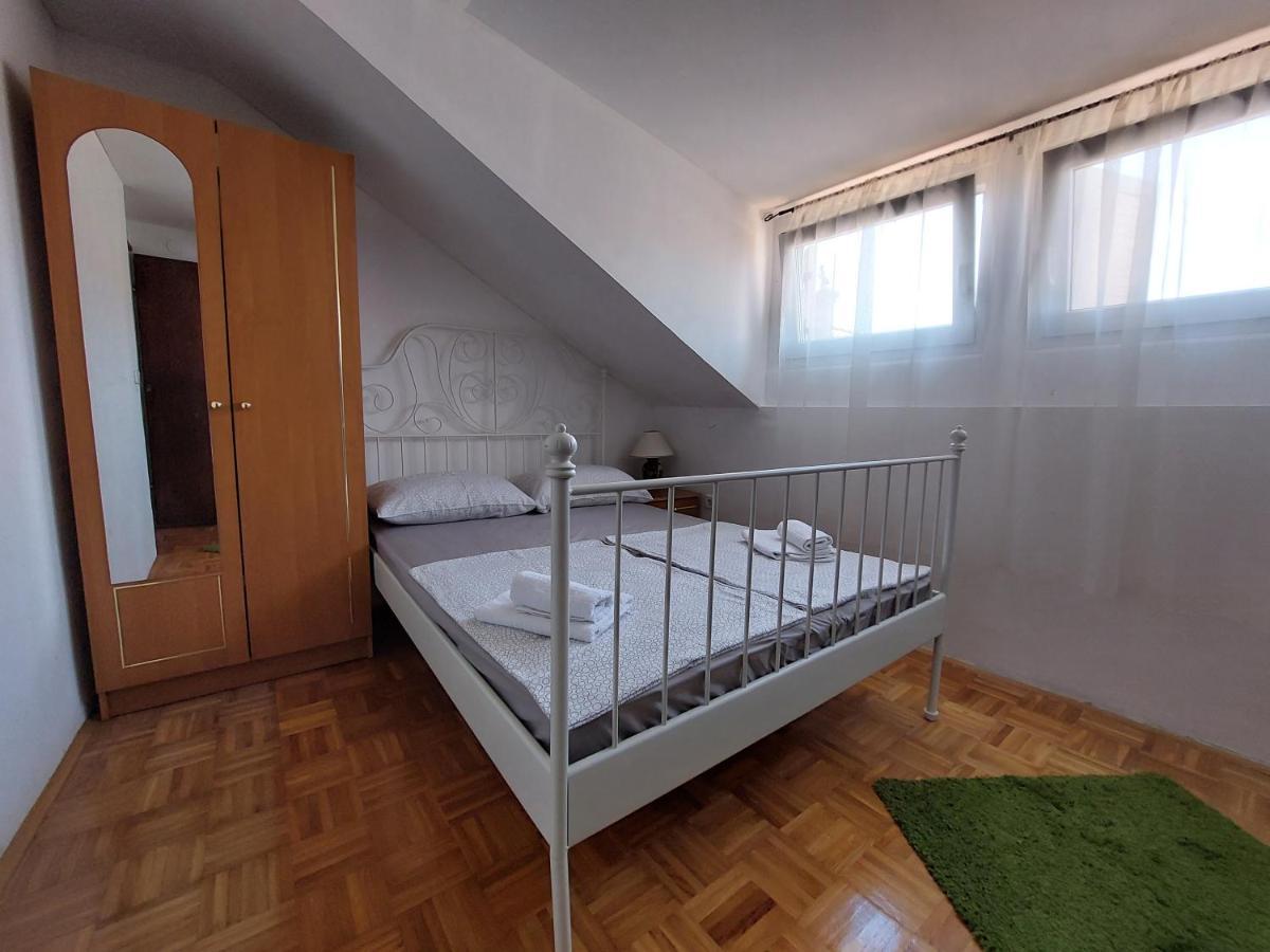 Orange City Apartment'S Repic บีโอกราดนาโมรู ภายนอก รูปภาพ