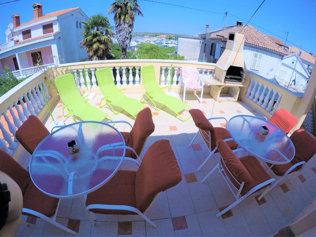 Orange City Apartment'S Repic บีโอกราดนาโมรู ภายนอก รูปภาพ
